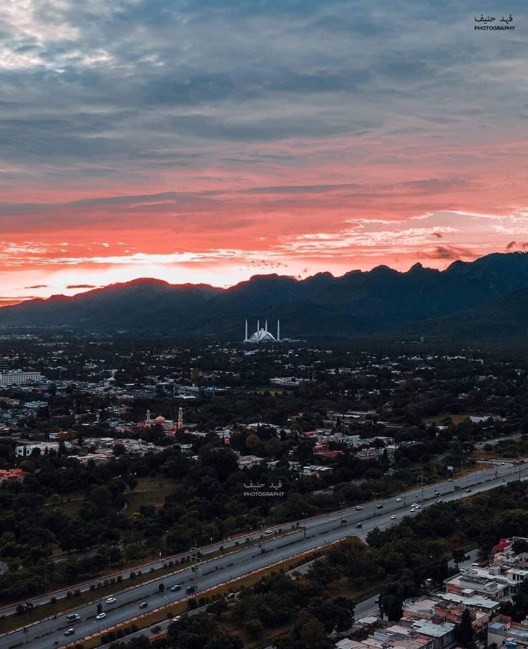 Aerial View of Islamabad 💖

Credit : @fahadhanifff

#islamabadbeautyofpakistan #islamabadblogger #pakistani #travelgirlsofficial #beautifuldestinations