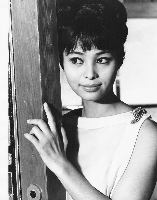 The Fan-Voted 14th Best Bond Film: YOU ONLY LIVE TWICE # of 1st place votes: 7 (.8%)# of last place votes: 16 (1.8%)This is Sean’s fan-voted 4th best film. Near 3-way tie.Adjusted box office ranking: 10thP:  http://thunderballs.org&nbsp;