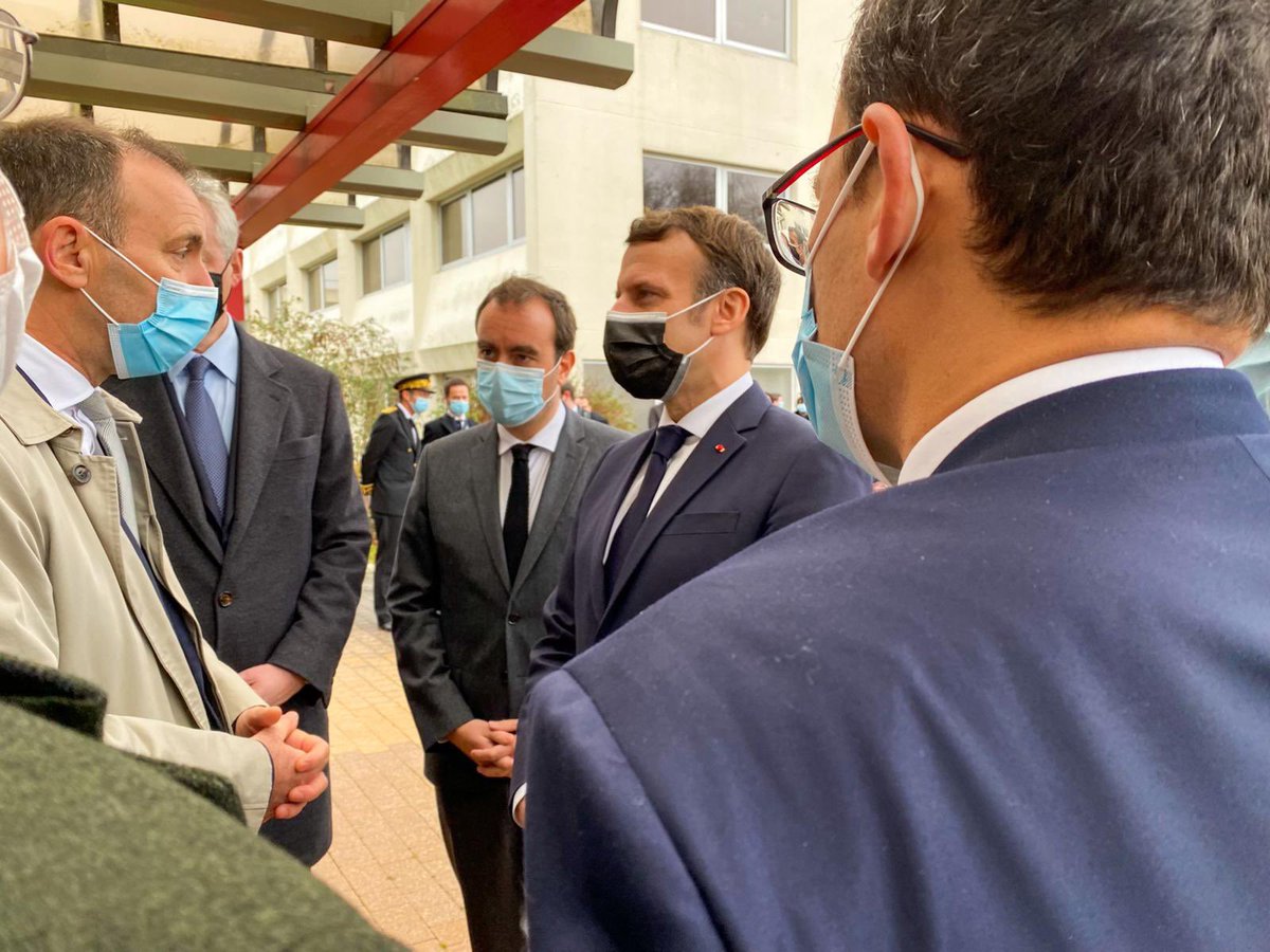 SebLecornu's tweet photo. Par sa visite d’@ArianeGroup à Vernon, @EmmanuelMacron confirme l’excellence mondialement reconnue de la ville dans le spatial. Avec #FranceRelance, 30M€ renforceront l’activité du site dont 15M€ pour la nouvelle génération de moteurs des fusées #Ariane. https://t.co/KMXWTLU7aY