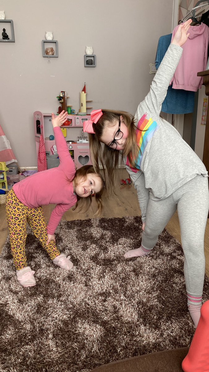 Hay_B16's tweet photo. Yoga time 🧘‍♀️ Nice stretch out before our walk.. https://t.co/oU2lJdgFPb
