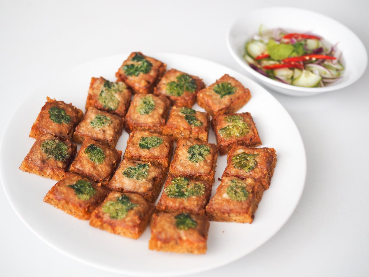 Jaae_Jenesis's tweet photo. Deep Fried Minced Pork Toast. https://t.co/6pRntEt7Mp
