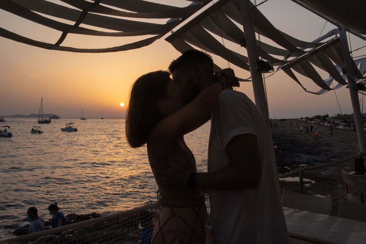 Mamboibiza's tweet photo. What could be more romantic than an Ibiza sunset proposal? 🌅💍😍 If you're also considering getting married on the island then take a look at @Mamboweddings🤵 👰
For info you can contact our dedicated &amp; experienced wedding planner lucy@mamboweddings.com today 💕 https://t.co/spU3nghzVM