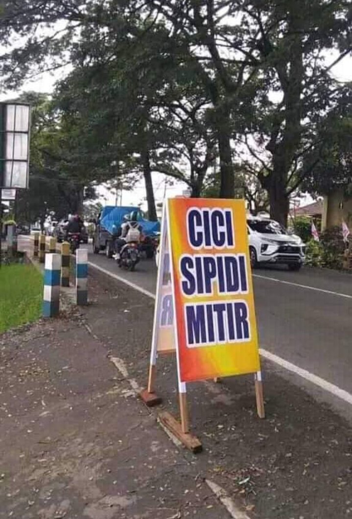 2. Untuk usaha yang baru mulai coba pendekatan Words are Swords yang artinya kata2 adalah senjata (pedang) untuk memberikan penekanan ingatan konsumen pada usaha kamu. Contoh nya usaha di bawah ini: