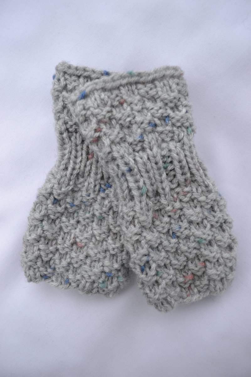 Masche21A's tweet photo. Ich freue mich, den jüngsten Neuzugang in meinem #etsy-Shop vorzustellen: Stulpen Babystulpen Armstulpen Pulswärmer Handschuhe Baby grau bunt vegan handgestrickt 0-12 Monate https://t.co/Jc61QQSuxr #03monate #ja #babystulpen #stulp https://t.co/mjOMVaVY3M