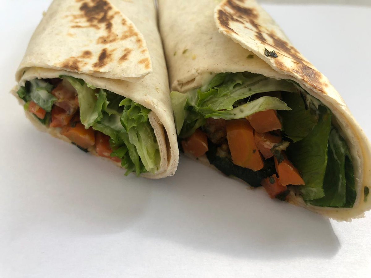 Est2016Maphelo's tweet photo. We make the most exceptional wraps😍😋

#Food #GoodMoodFood #Ereng2021 #vaccines #Julius #Jobseekers #euphonic #Naledi #Soweto #Travel #Wraps https://t.co/EVuoyGELz8