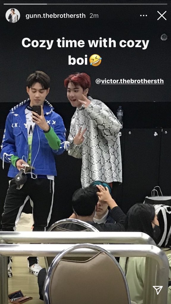 YourSis92504843's tweet photo. นี่มันชุดไฟนอลสเตจเพลงดาวอังคารกะหวงนี่นาาาา~~ #Gunthebrothersth #TheBROTHERsTH #Victorthebrothersth https://t.co/l1I7p78Thx
