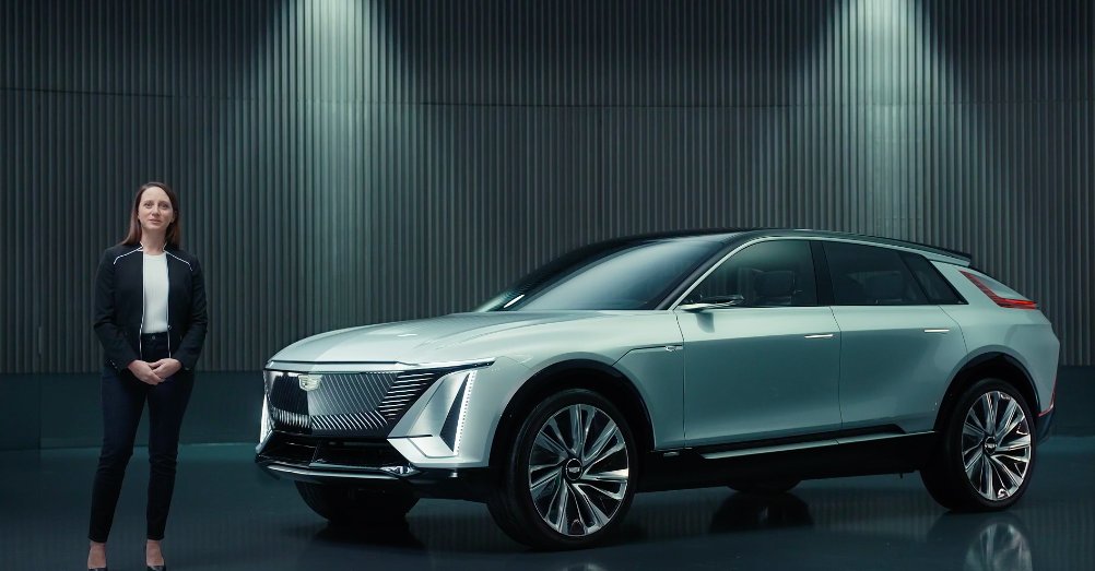 We also got more peeks at the  #HummerEV and  @Cadillac Lyriq (the first electric Cadillac SUV)