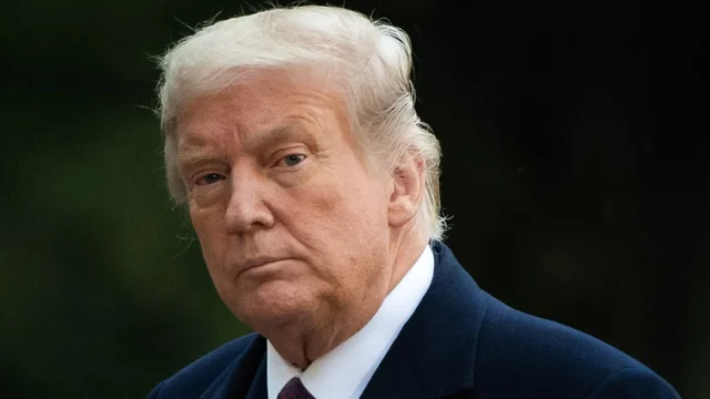 thehill's tweet photo. Deutsche Bank rules out future business with Trump, his family and his personal businesses https://t.co/tn3GwOXIfu https://t.co/2OVXFOKATk