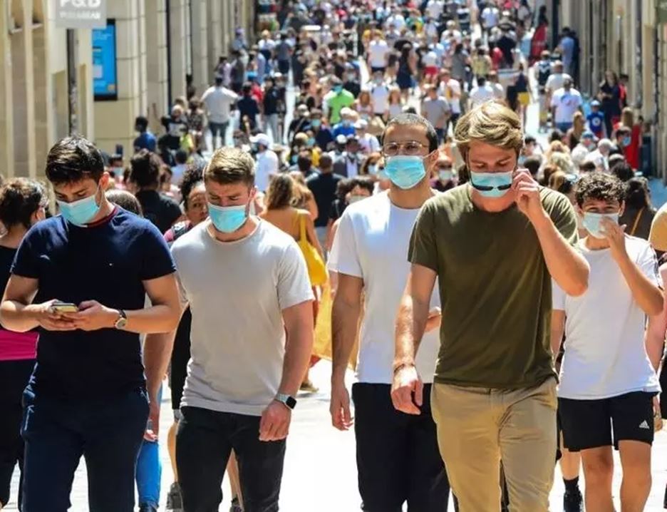 DanteRossiAR's tweet photo. "La esclavitud nunca es tan exitosa como cuando el esclavo está convencido de que es por su bien." Aristóteles
#MuzzlesNotMasks #StopDictatorship #SCAMDEMIC #COVID19 https://t.co/9t3RexHcIj