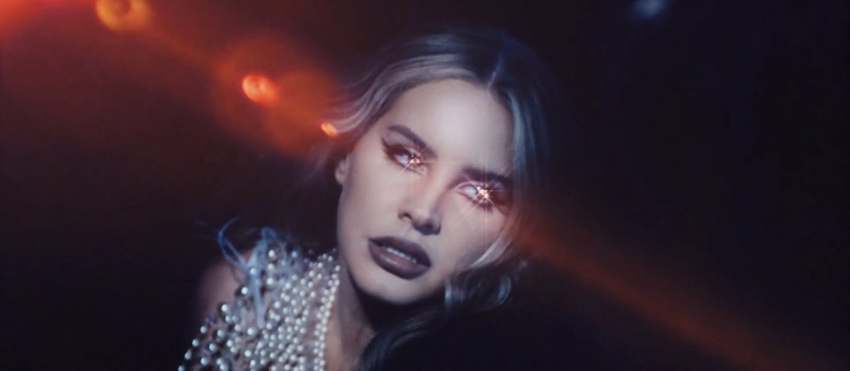 pylanadelrey's tweet photo. Vídeos más vistos en las últimas 24 horas.

 #20 Chemstrails Over The Country Club 2,203,900 vistas // 359k me gusta (recuento de 18 horas)

#LanaDelRey #ChemTrailsOverTheCountryClub https://t.co/1JlH4qiIXl