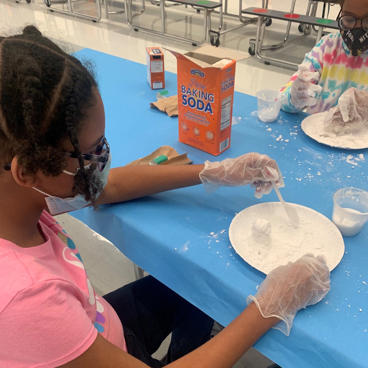 NEISDKIN's tweet photo. It's exciting to get snow in San Antonio! KIN students at Roan Forest & Royal Ridge Elementary continued their snow celebration, making winter marshmallow slime & DIY snow. Students once again played in the snow! #DiscoverKIN #NEISD_ACEd #RootEdRoyalRidge #RootEdRoanForest https://t.co/oWb1HuGx3J