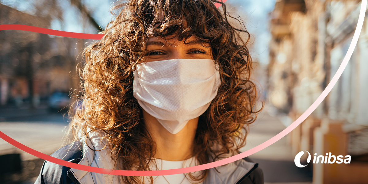 inibsadental's tweet photo. ¡Qué las mascarillas no borren las sonrisas! 😷 Y es que para #Inibsa cuidar de las sonrisas de nuestros pacientes es indispensable, aunque permanezcan escondidas. 😁 ¿Qué tratamientos de #blanqueamiento recomiendas?❣
#SectorDental #SimpleSmartSolutions https://t.co/DaZ4KQNU56