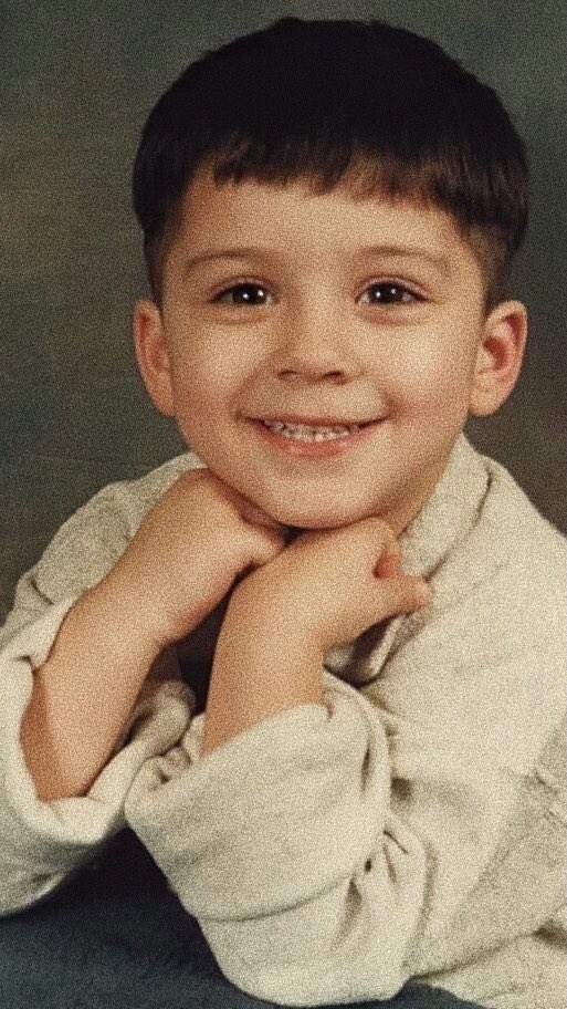 93irelad's tweet photo. happy birthday, @zaynmalik 🤍 https://t.co/DTZs4haOfL
