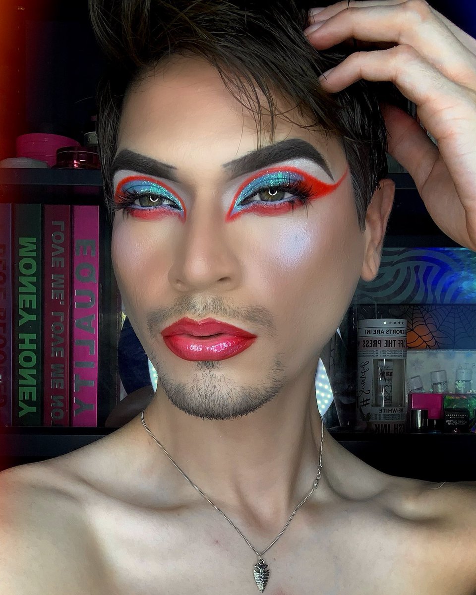 mykoolraee's tweet photo. Hot Spot 🔥 #morphebabe #morpheuniversity #plouisebase @MorpheBrushes @plouiseacademy https://t.co/3kxNZqbt8H