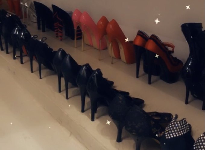 Zerbini preparate le vostre luride lingue.... Correte qui e mettete like,commentate e condividete vermi<a href="/tag/bdsm"class="tags"><span>#bdsm</span></a><a href="/tag/queen"class="tags"><span>#queen</span></a><a href="/tag/femdom"class="tags"><span>#femdom</span></a><a href="/tag/latex"class="tags"><span>#latex</span></a><a href="/tag/nails"class="tags"><span>#nails</span></a><a href="/tag/feet"class="tags"><span>#feet</span></a><a href="/tag/polish"class="tags"><span>#polish</span></a>