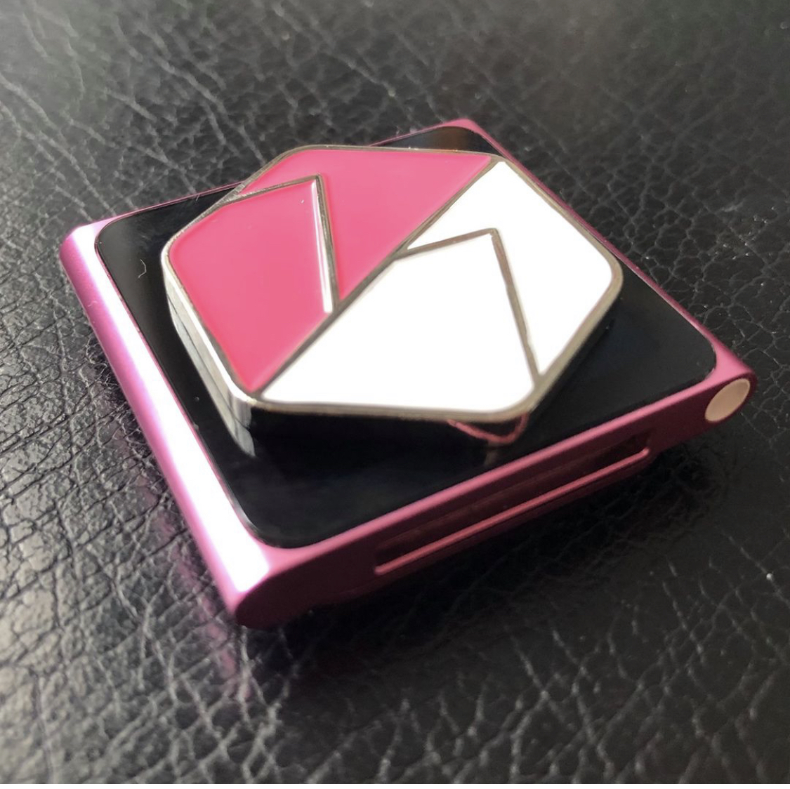 activity_award's tweet photo. Go for the perfect week trifecta! Do the #work get the #award and display your #achievements for all to see.

#applewatch activity awards delivered to your door https://t.co/fYnqiTE2sh