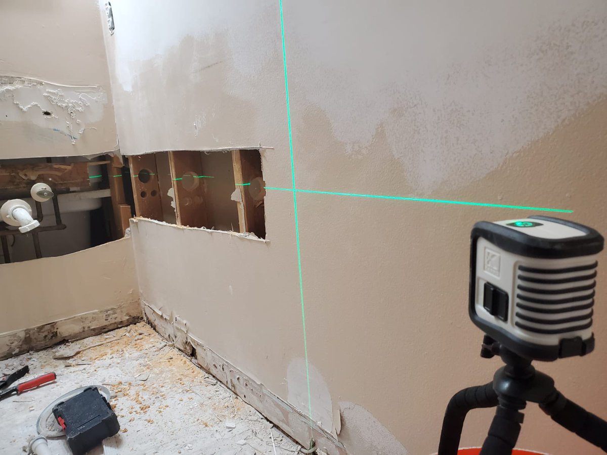 wtihub's tweet photo. We love our @kaprotools 842GS #Prolaser®
✅Green vertical and horizontal #crossbeam at 90°
Indoor #laser range 15m (50′)
✅Accuracy: ±0.4mm/m (0,0004″/”)
✅Self-leveling range: ±3°
✅Manual mode for angular layout/marking
✅Visual “out of #level” warning
✅Protective rubber https://t.co/UyuILV49Mw