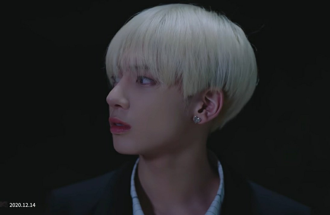 เป้นวงที่ไม่มีคนญี่ปุ่น แต่แมสในญี่ปุ่นมากๆๆๆๆ  เพราะอะไรก็ไม่แปลกใจเลยนะ หน้าแต่ละคนคือยังกะหลุดออกมาจากอนิเมะ