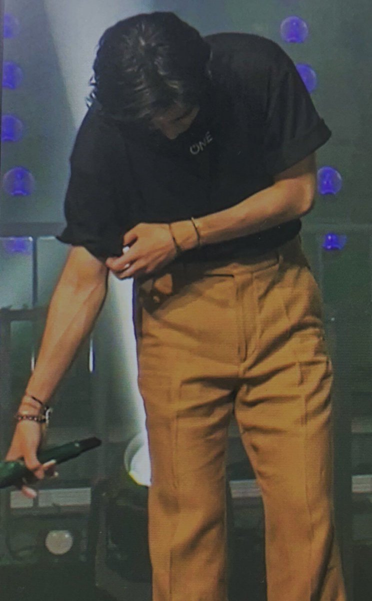 Taehyung in T-shirts– a needed thread;