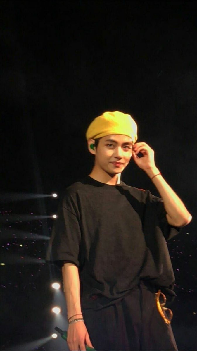 Taehyung in T-shirts– a needed thread;