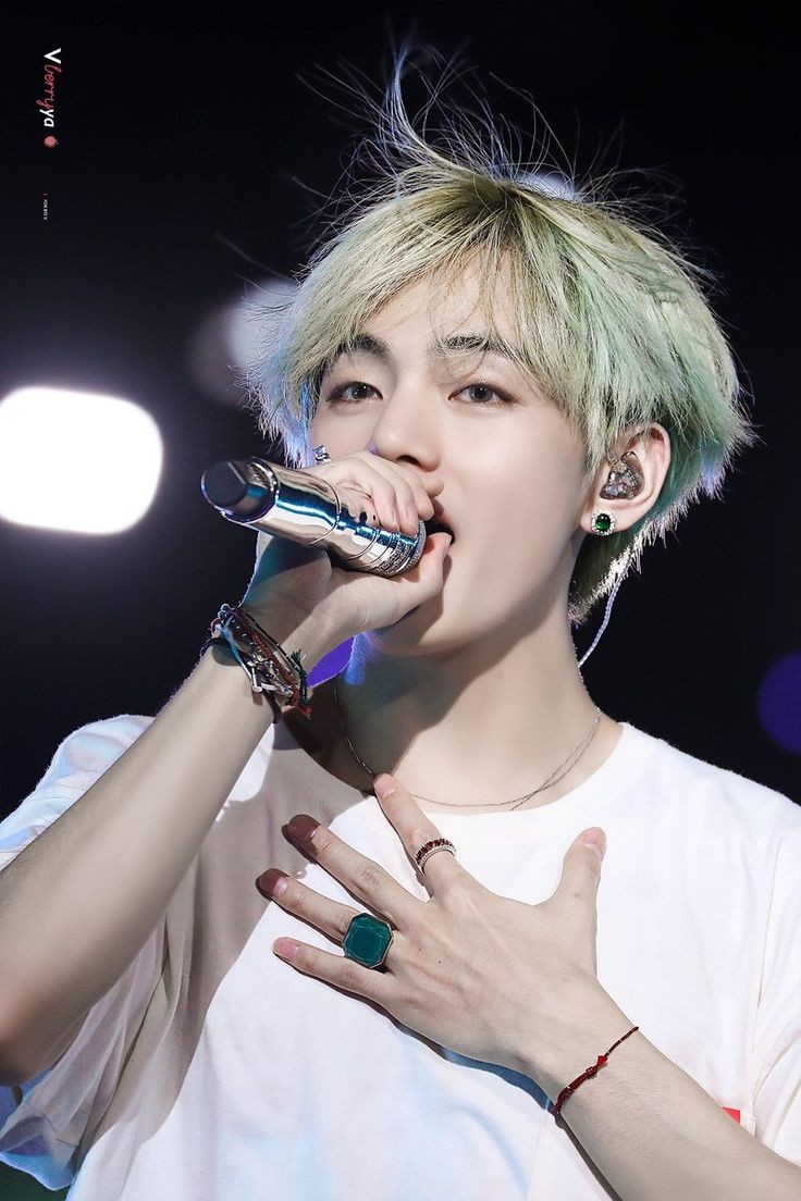 Taehyung in T-shirts– a needed thread;