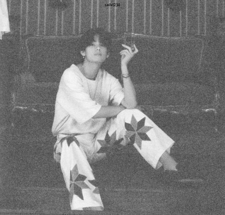 Taehyung in T-shirts– a needed thread;