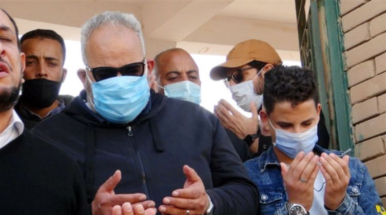 بوابة الوفد (صور).. تشييع جنازة والد بيومي فؤاد