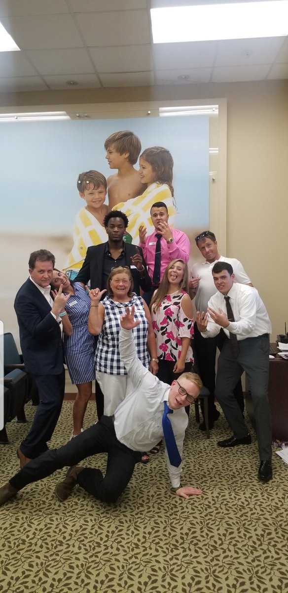 BgTrainer1's tweet photo. Bluegreen has the best Training and Development!! Plus it's always fun!!Make the decision today to start a new life with Bluegreen Vacations. #Sharehappiness #LifeAtBluegreen #LoveWhereYouWork https://t.co/N0jeLqQkqj