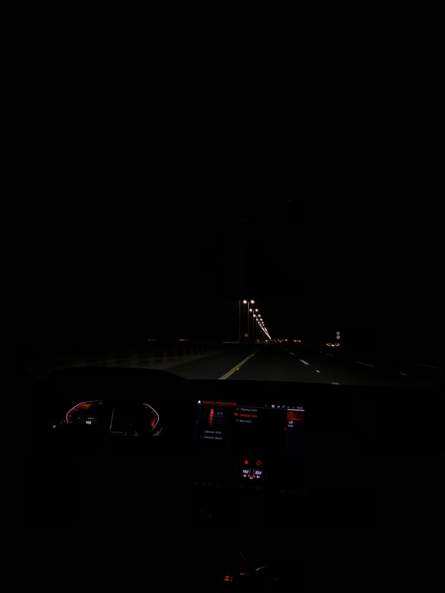 lulusageera's tweet photo. seems like streetlights https://t.co/GMOdqzdjcG