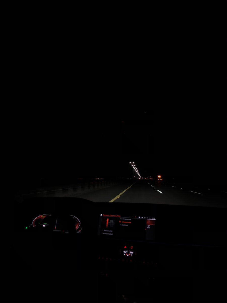 lulusageera's tweet photo. seems like streetlights https://t.co/GMOdqzdjcG