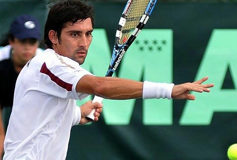 En Copa Davis, el zurdo debutó en el año 2001 con victoria frente a Rodrigo Gabriel de Guatemala, además de competir en tres finales del Grupo 1 americano y una del Grupo 2, concluyendo su carrera con un registro de 8-9 (solo jugó sencillos)  #DavisVinotintoAFP