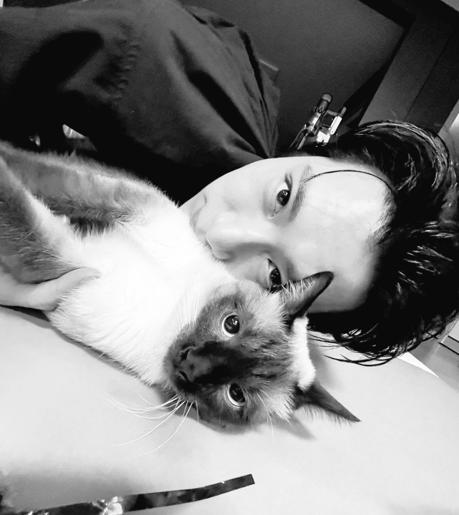 สวัสดี. Sean as Ten Lee from NCT/WayV.
i'm a newbie in twt roleplay world. Mind helping me through the system?

mutualan? just rt or like
help me reach others
fambest? dm

#roleplayer #roleplayerindonesia #roleplayerkpop #roleplayeraccount #rpwindonesia