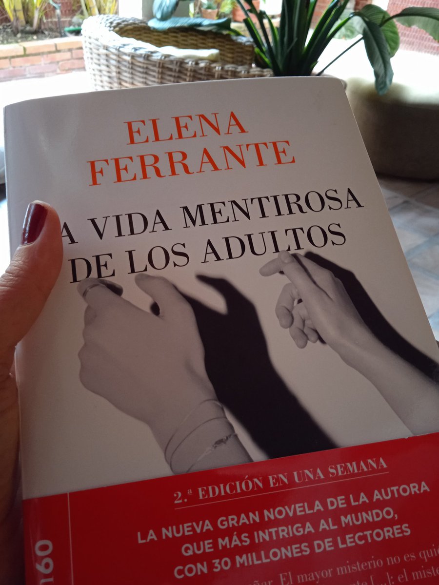 MarytaLeon's tweet photo. Lo primero que debo decir después de estrenarme con #FerranteForever es: con razón tiene 30 millones de lectores, con razón.
@LumenEdit https://t.co/XILwEN7HoN
