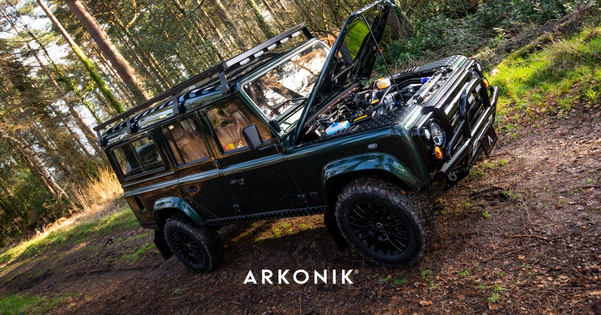 arkonikdefender's tweet photo. ATLAS D110 Edition
200Tdi | 1991 | Epsom Green
#TurboTuesday

#Restored by Us. #Reimagined by You.
#WeAreArkonik
@FIRSTFOUR 
@goFrontRunner 
Photo: @JamesCheadle 

#LandRoverDefender #best4x4xfar #Defender110 #200Tdi #arkonik #arkonikdefender #FirstFour  #bfgoodrich #newdefender https://t.co/m02GtT1z94