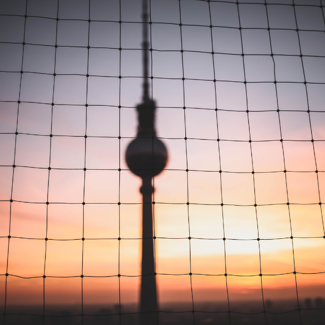 itsroadjet's tweet photo. Wie geht es Euch in Berlin? 🏙 Wie fühlt sich die Hauptstadt im Lockdown Light und ohne den Trubel auf den Straßen für Euch an? #berlin #lockdownlight #roadjet https://t.co/4XIoD9wsX9
