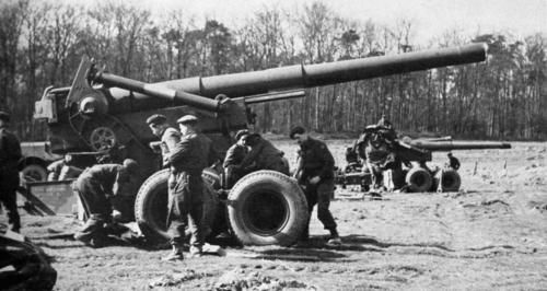 German HAA was suppressed by the 'Apple Pie' counter-battery fire plan.Wolfgang Pickert's Kanoniere still attempted to defy the impossible. Ultimately highlighting the Luftwaffe's impotence andd further sapping German morale. /8