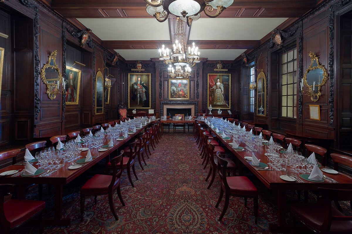 GuyFairbank's tweet photo. Buy tickets for Guy the London Guide. I've just added a virtual tour of Vintners' Hall on Tuesday 2 February at 6pm. £7. #vintnerscompany #virtualtour #searcyslondon #liveryhall #BBGuides #visitthecity #liverycompanies #zoomtour #vintry https://t.co/1QwUAy2Cxe via @tickettailor https://t.co/B3jLLdMT9Y