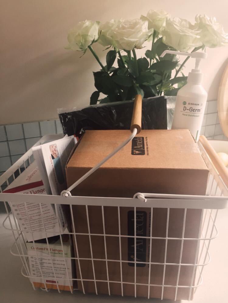 gentlebfeeding's tweet photo. There’s nothing like some old fashioned house calls! 
Product deliveries✔️Breastfeeding Support✔️Ameda South Africa breast pump demo and breastshield fitting✔️ 
All in a days work👌💫 
#Breastfeeding 
#GentlePurpose
#LetsMakeBreastfeedingThrive https://t.co/Jy65Ycsew7