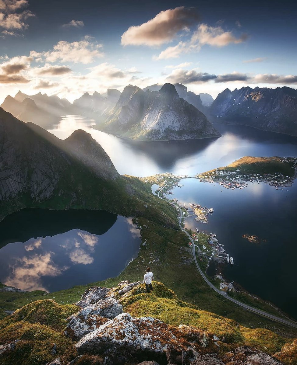 EarthPix's tweet photo. Epic views in Norway 🇳🇴 by @tomashavel https://t.co/0a7NMqlkcq