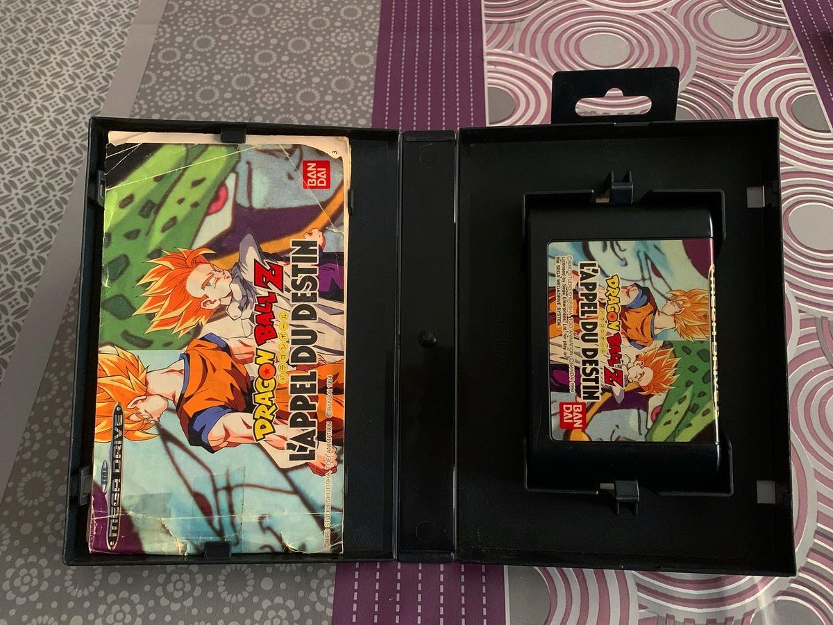 FerranSaez's tweet photo. Porque no todo van a ser juegos de última generación. 
Al fin cae en mis manos esta joya de Sega MegaDrive.
Dragon Ball Z L’apple du destin. 
Gustazo conseguir cosas así a estas alturas. 
#segamegadrive #megadrive #sega #dragonballzlappeldudestin #dragonball #DragonBallZ https://t.co/fqSH7TmBYC