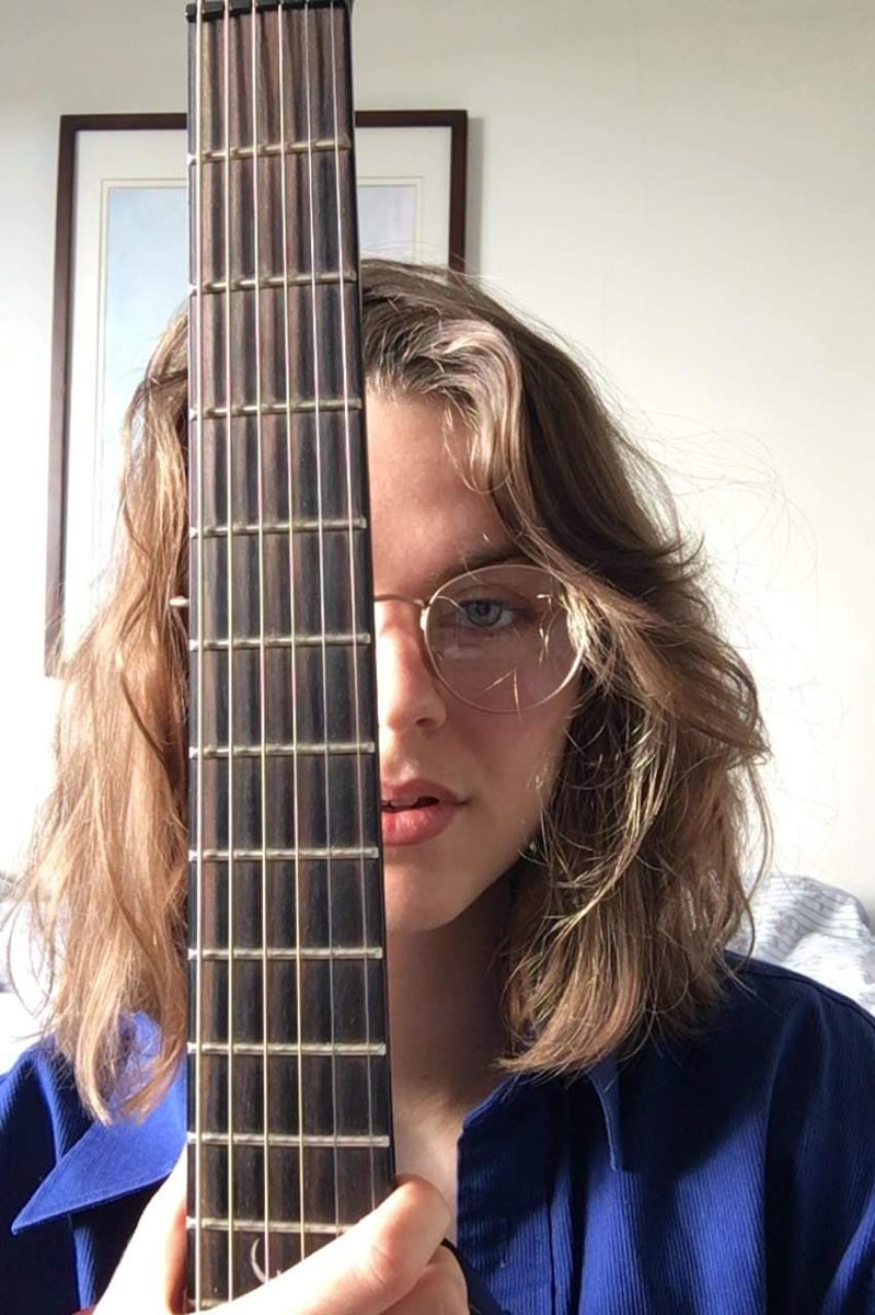 EmmanuellaMaeba's tweet photo. @elliedixonmusic ✨💙

#facetime #portrait #portraits #photograph #music #upcomingartist #musician #singer #indoorphotography #indoors #location #bedroom #walls  #women #femaleartist https://t.co/KrpwVJdeFF