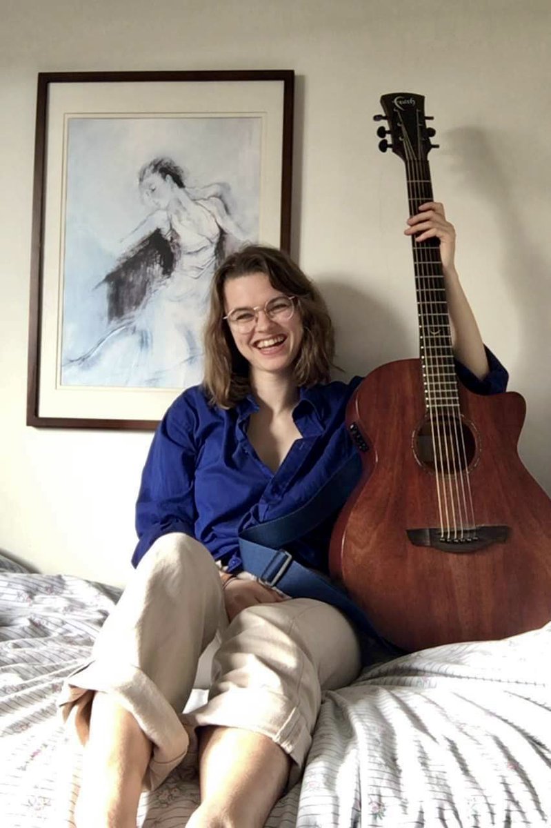 EmmanuellaMaeba's tweet photo. @elliedixonmusic ✨💙

#facetime #portrait #portraits #photograph #music #upcomingartist #musician #singer #indoorphotography #indoors #location #bedroom #walls  #women #femaleartist https://t.co/KrpwVJdeFF