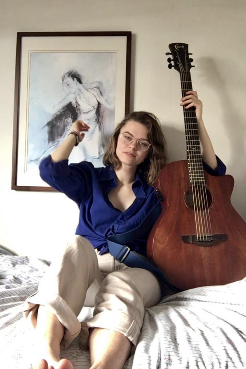 EmmanuellaMaeba's tweet photo. @elliedixonmusic ✨💙

#facetime #portrait #portraits #photograph #music #upcomingartist #musician #singer #indoorphotography #indoors #location #bedroom #walls  #women #femaleartist https://t.co/KrpwVJdeFF