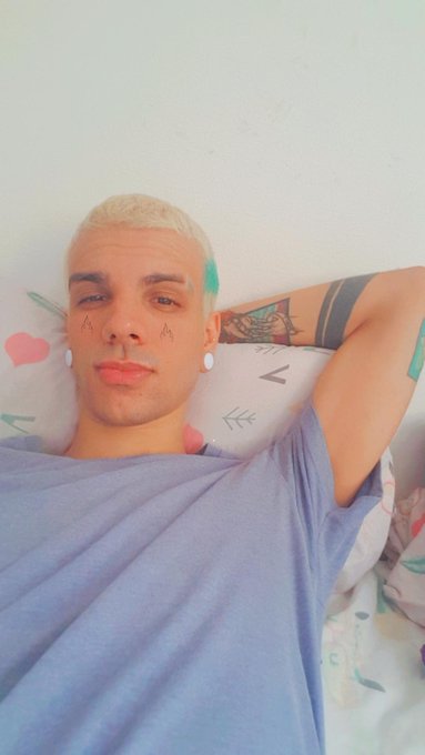 Casal esverdeado! https://t.co/P5L3QFhA6q<a href="/tag/casalaward"class="tags"><span>#casalaward</span></a>