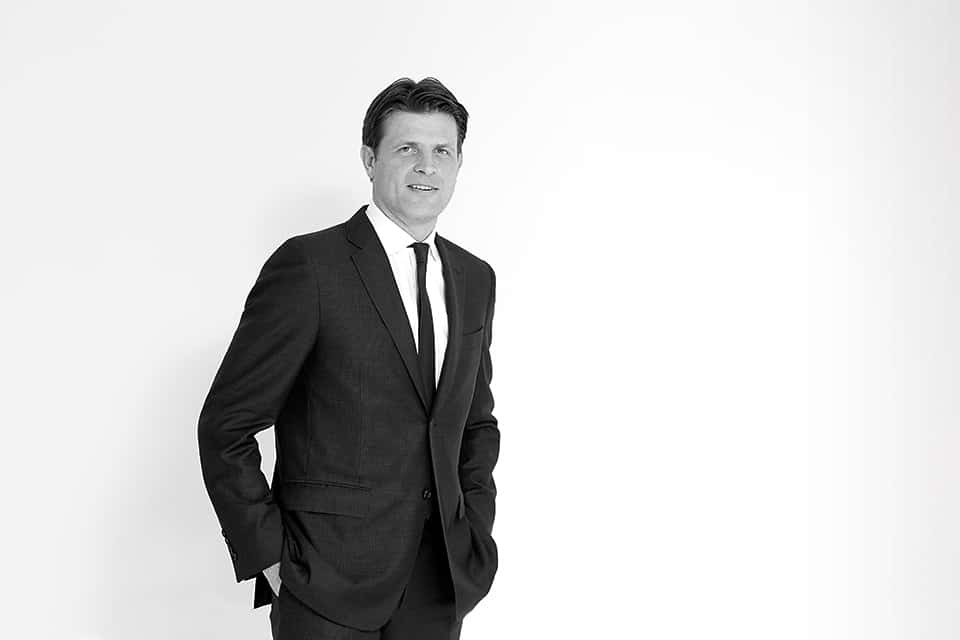 SKEMA_BS's tweet photo. #SKEMA alumnus Anthony Ledru has been appointed as the CEO of @TiffanyAndCo. He had joined our Grande École programme (@SKEMA_PGE) in 1992 and graduated in 1995. The whole SKEMA community congratulates him! Details: https://t.co/DY0jqUgIu7 #WeAreSKEMA https://t.co/wz0h6hNvej