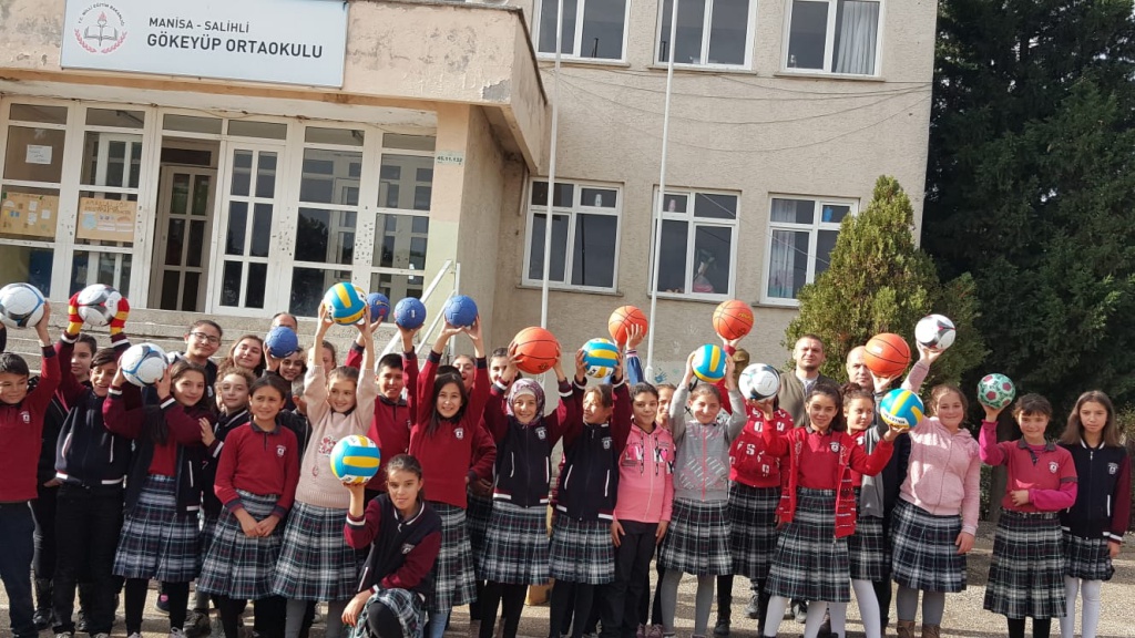 SalihliNFKSBL's tweet photo. Kardeşlik köprüleri kurduk...

 #salihlideegitim @SalihliNFKSBL, 
@tcmeb @ziyaselcuk @mdikici45 @il_mem_45 https://t.co/JxjH7iPYNV