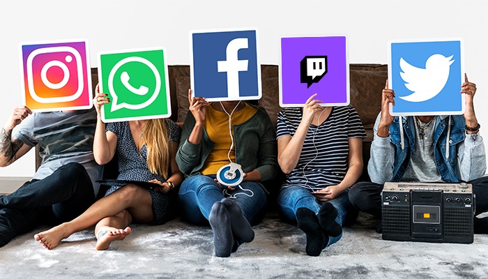 G4Cash's tweet photo. Social media can be a blessing and a curse, the trick is to use it well and benefit from it as much as you can. If you're looking to build a career in esports, here's everything you'll ever need: https://t.co/VZRkyNhAdH

#esports #gamer #professionalgamer #socialmediastrategy https://t.co/2RJWhrAcaI
