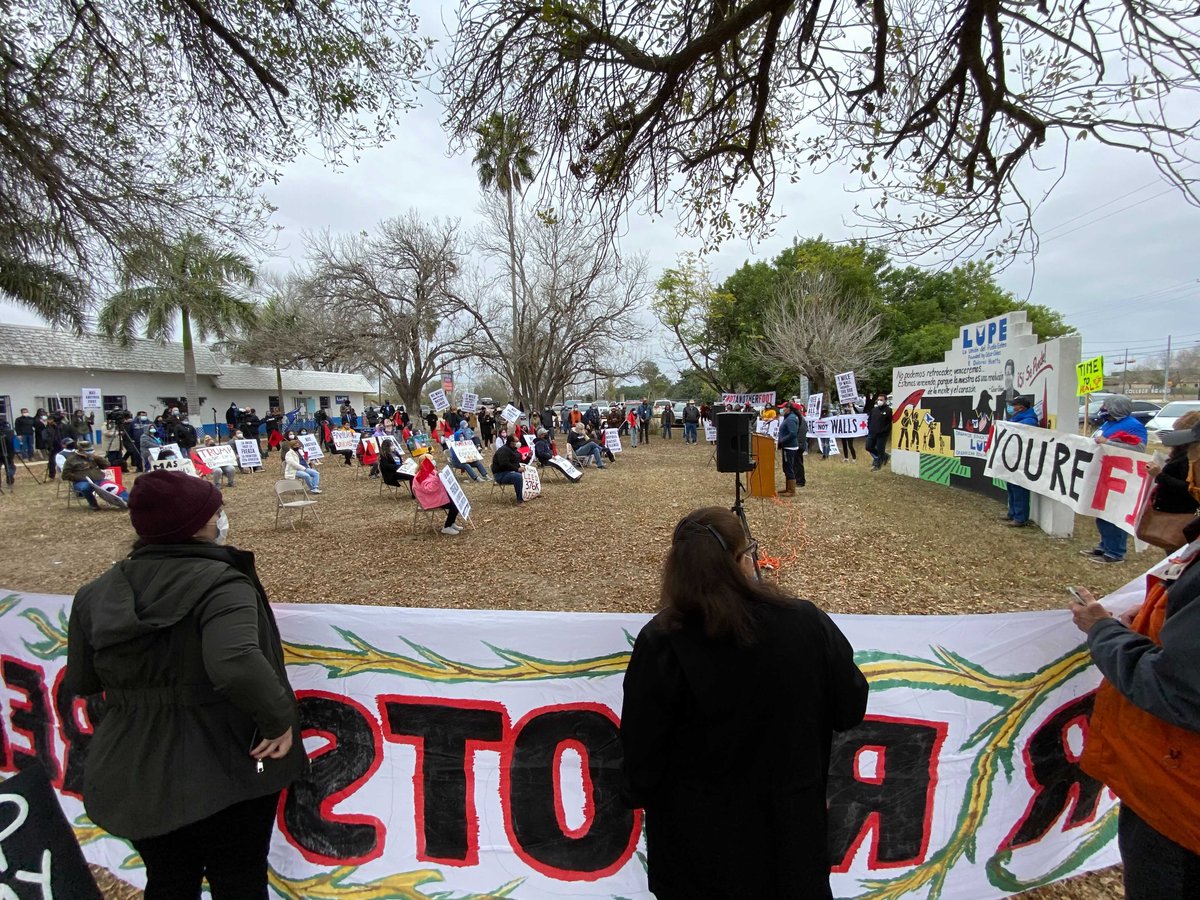 Scenes of resistance and solidarity in the #RGV as the community comes to together to oppose the border wall and Trump's visit (safely away from him and his followers).