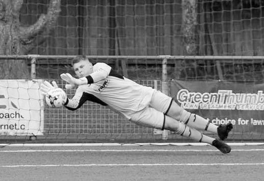 BulldogsYouth's tweet image. The club are devastated to announce the untimely passing of our Goalkeeper, Jac Lewis.

Jac was a character and a huge presence in the dressing room! He had a smile that would light up a room.

Our thoughts are with his girlfriend and his son along with the rest of the family❤️