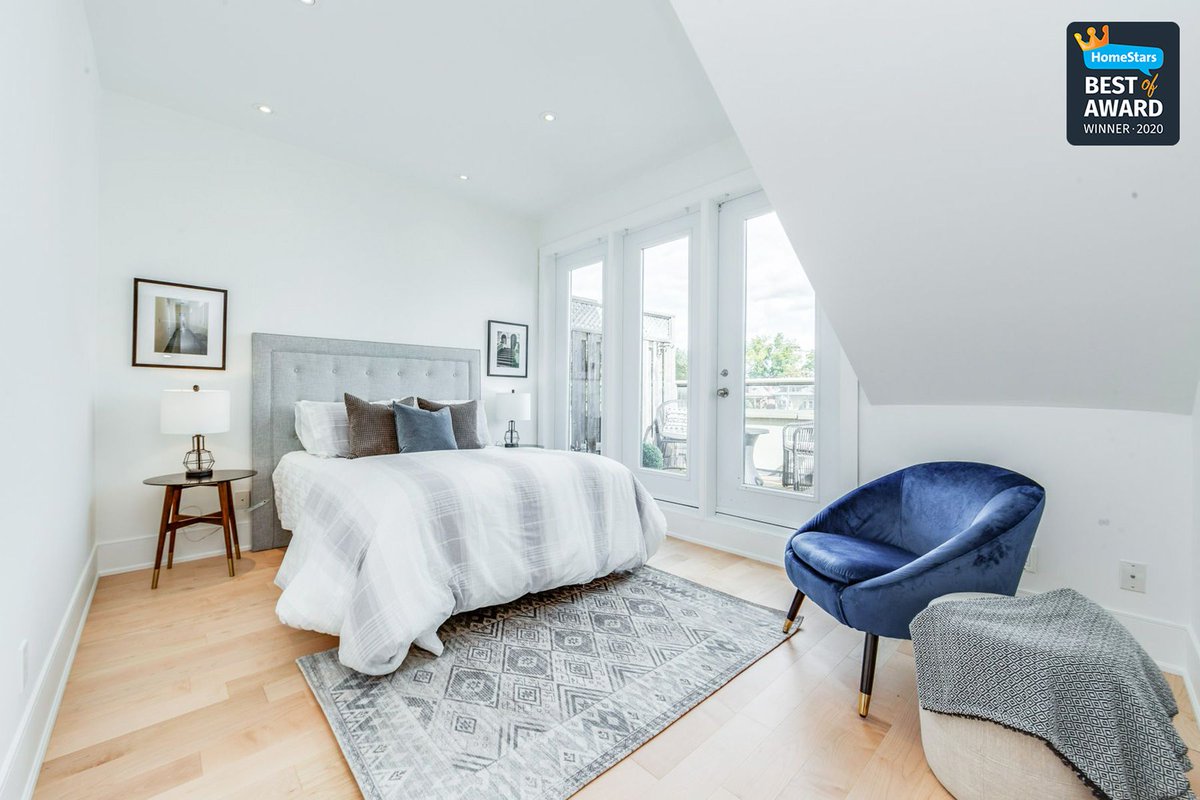 alphaonestaging's tweet photo. At #AlphaOneStaging, our design expertise is in evaluating your home’s needs. We then recommend the best possible #staging solutions for your #home. 

STAGED &amp; SOLD full ask! 103B Walmer Rd.

#TuesdayThoughts #homestaging #homedecor #interiordesign #interiorstaging #homeideas https://t.co/PlTrvO06UZ